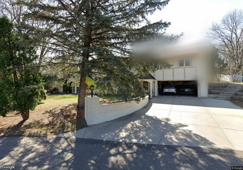 15134 Williston Ln, Minnetonka, MN 55345 - photo 1