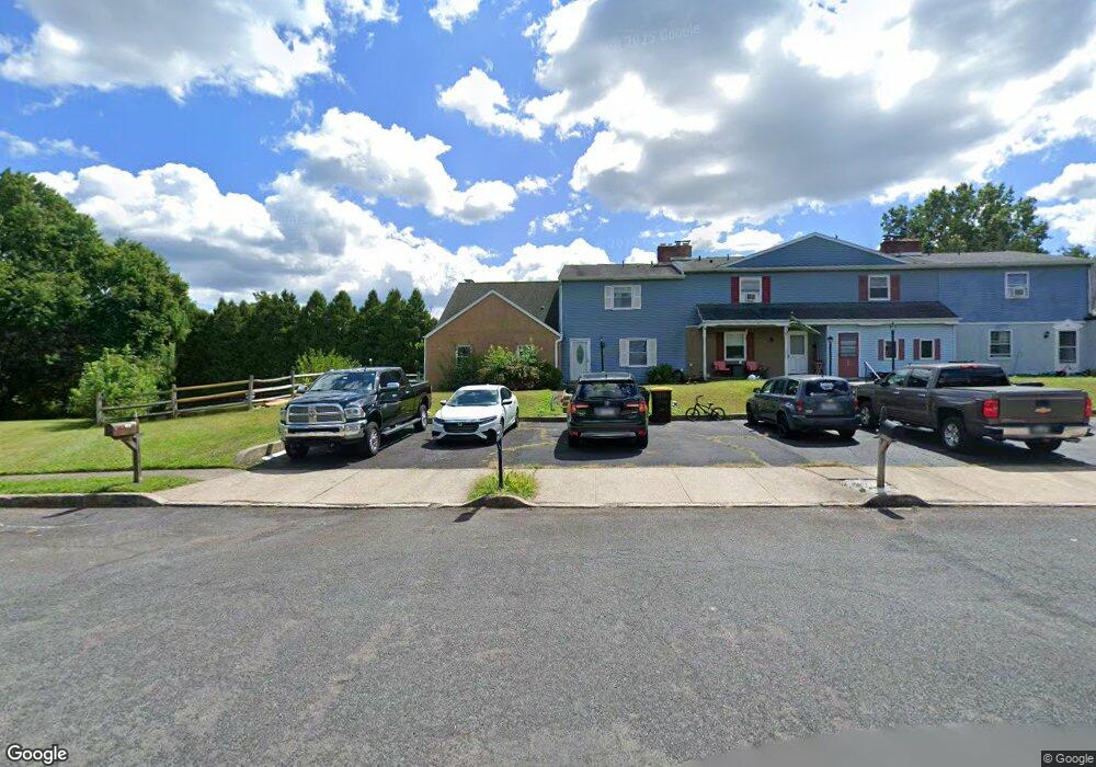 124 Thomas Dr, Telford, PA 18969 - photo 1