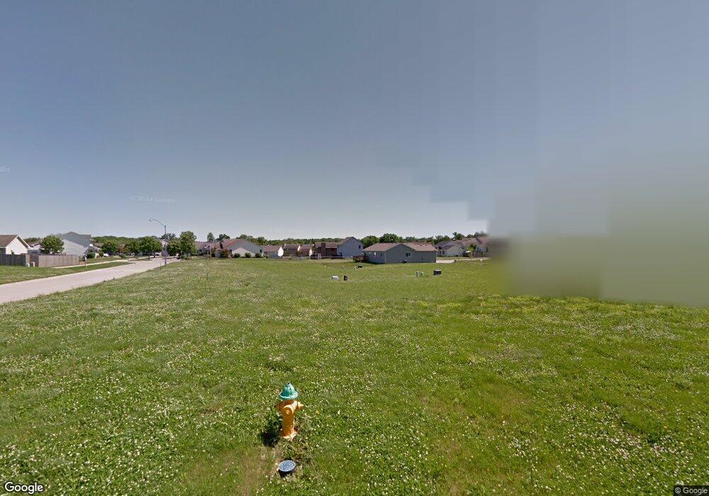 2309 Shadow Creek Ln, Des Moines, IA 50320 - photo 1