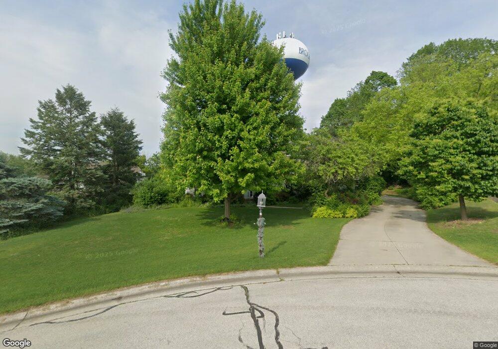 1250 Boxwood Ct, Brookfield, WI 53045 - photo 1