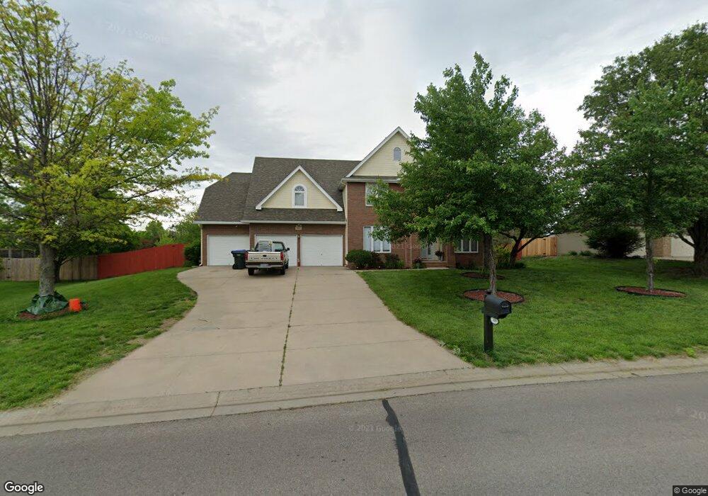 3810 SW Marion Ln, Topeka, KS 66610 - photo 1