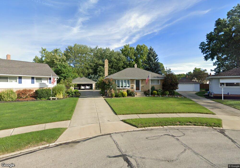 2293 Stanford Dr, Wickliffe, OH 44092 - photo 1