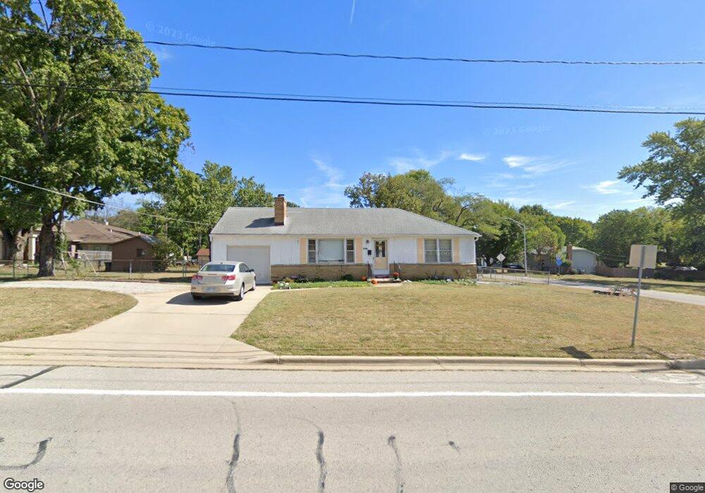 5815 Rosehill Rd, Shawnee, KS 66216 - photo 1