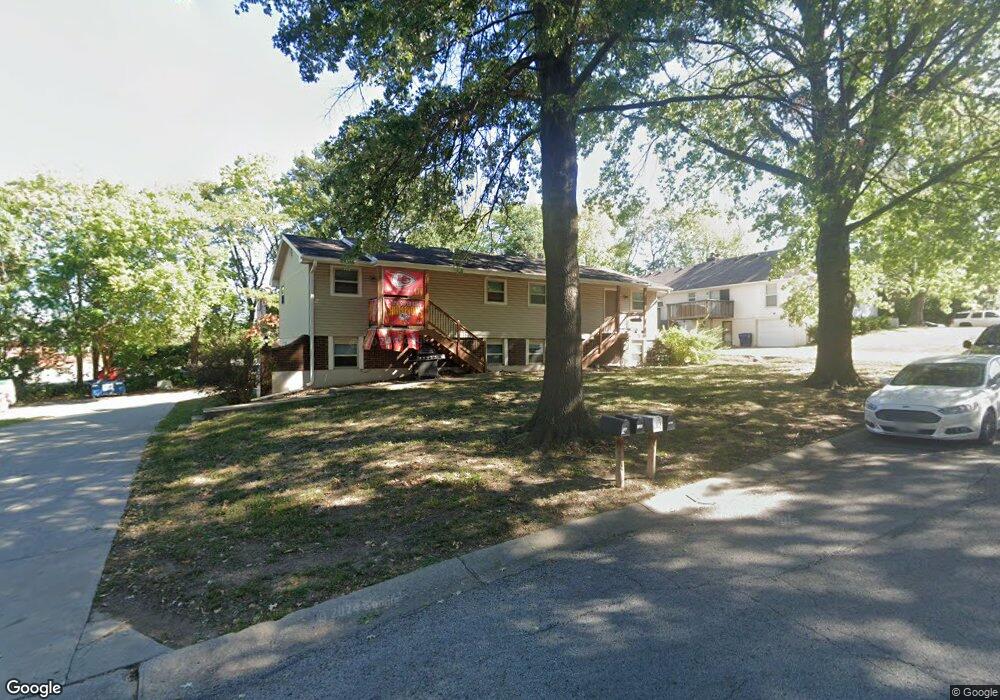 1201 NW Mock Ave unit A, Blue Springs, MO 64015 - photo 1