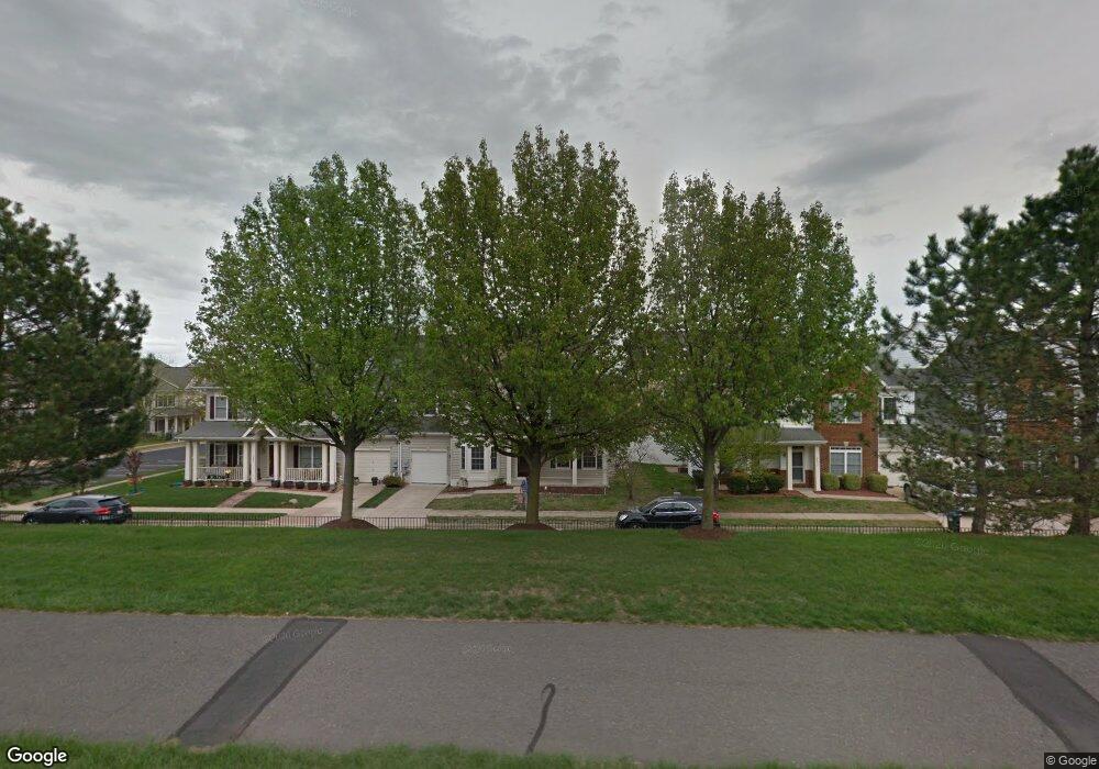 9878 Dochart Sound Ln, Bristow, VA 20136 - photo 1