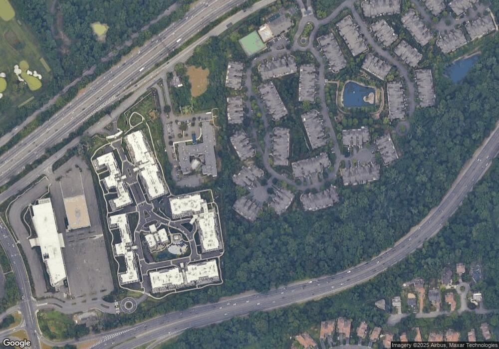 6 Lancaster Ct, Manhasset, NY 11030 - photo 1