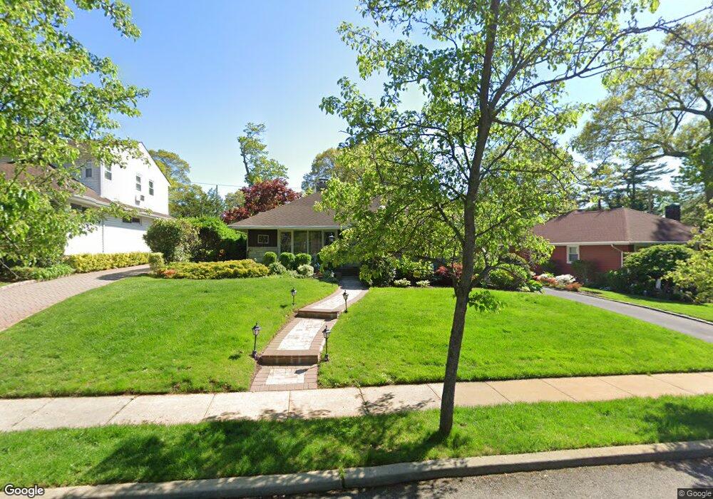 600 Mohawk Rd, West Hempstead, NY 11552 - photo 1