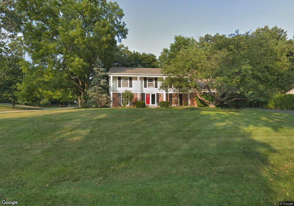 5103 Iron Gate Rd, Bloomfield Hills, MI 48304 - photo 1