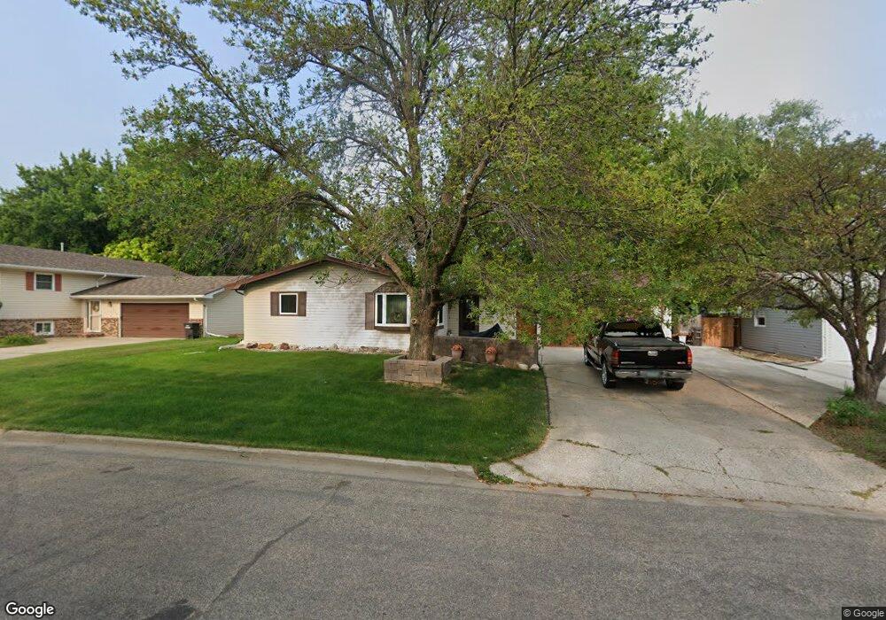 310 18th Ave NE, Jamestown, ND 58401 - photo 1