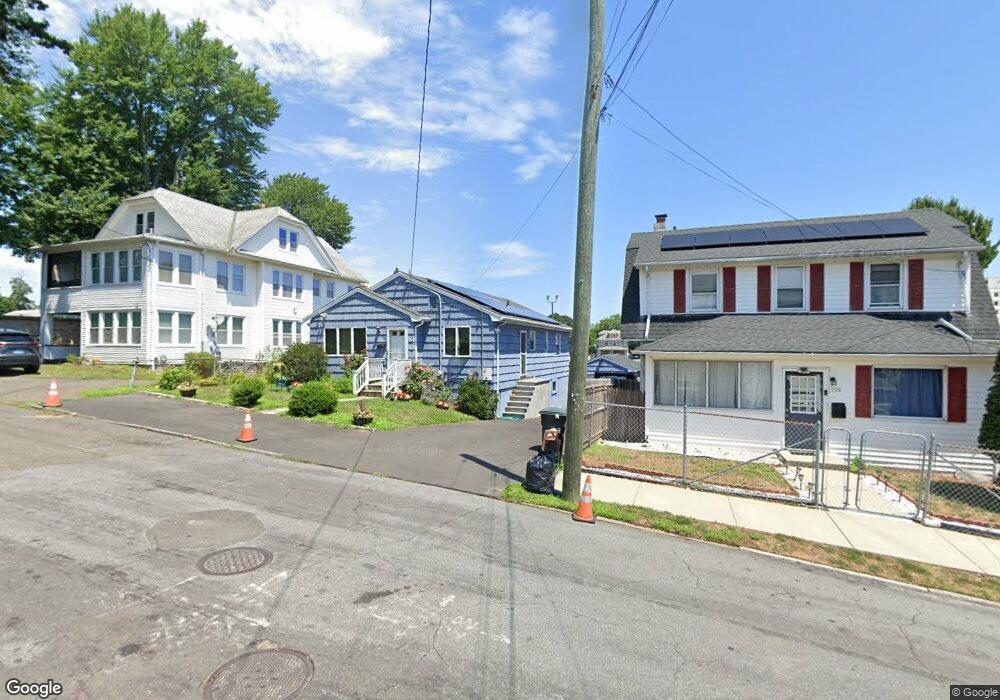 186 Morningside Dr, Bridgeport, CT 06606 - photo 1