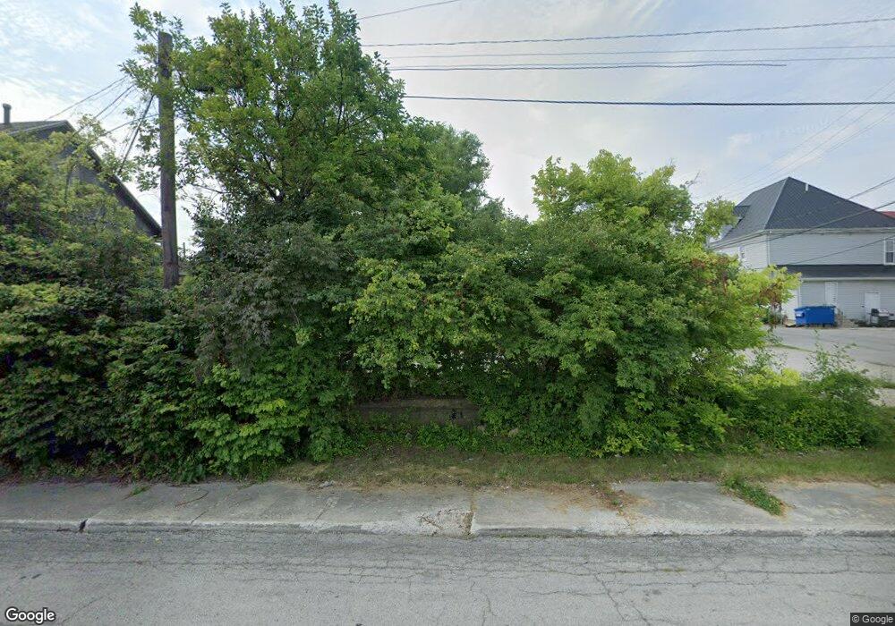 107 W Wabash St, Bluffton, IN 46714 - photo 1