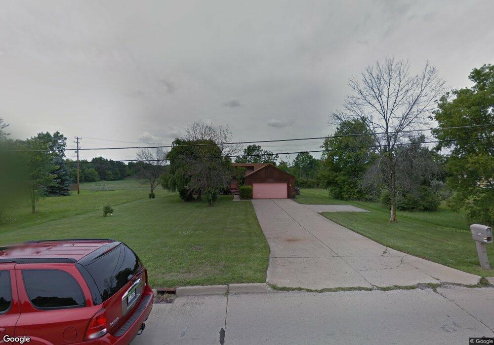 1055 N Linden Rd, Flint, MI 48532 - photo 1