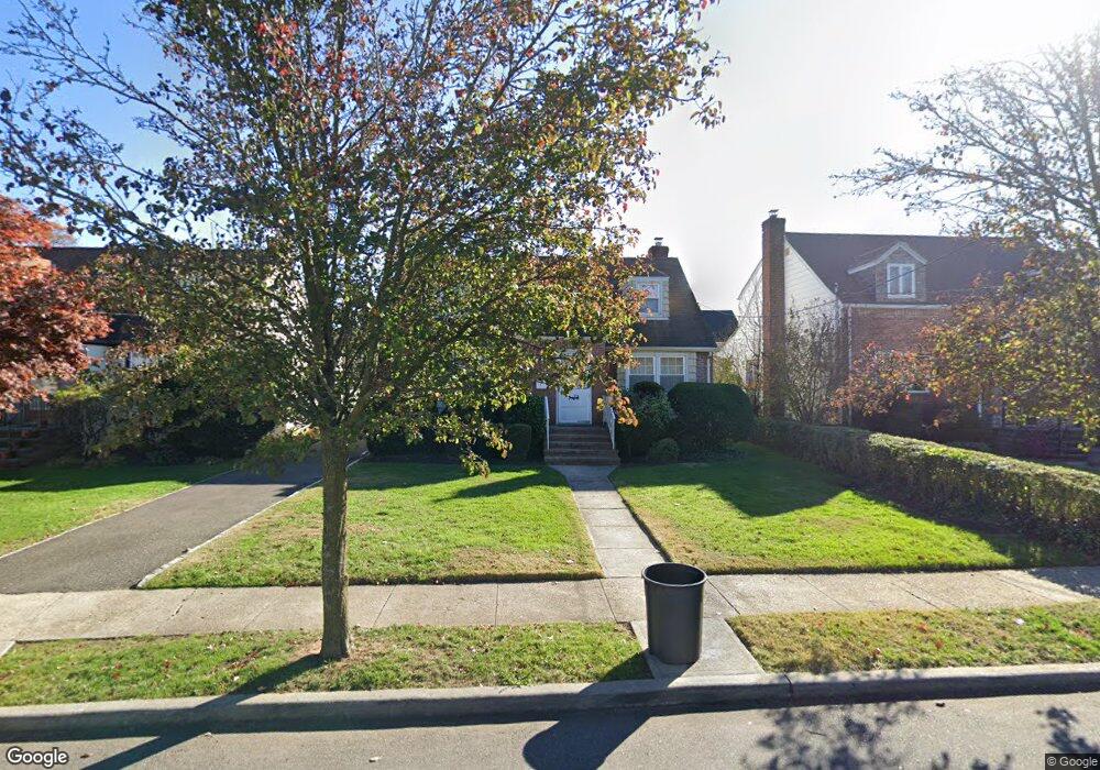 53 Hollywood Ave, Lynbrook, NY 11563 - photo 1