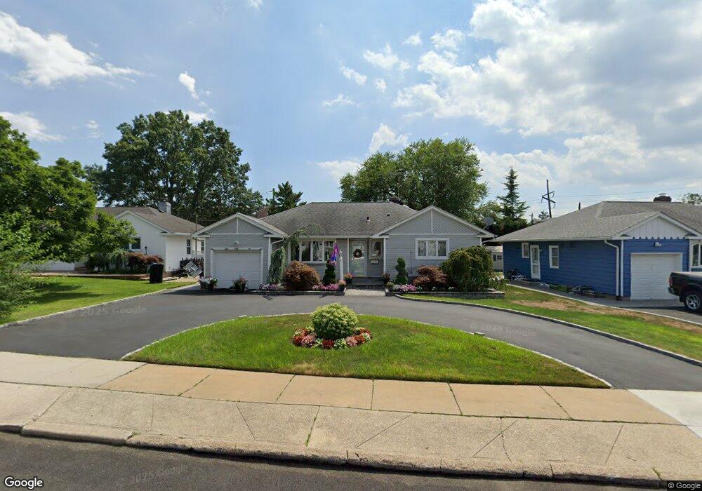 1139 Agnes Ct, Valley Stream, NY 11580 - photo 1