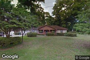 4 Lake Dr, Savannah, GA 31410