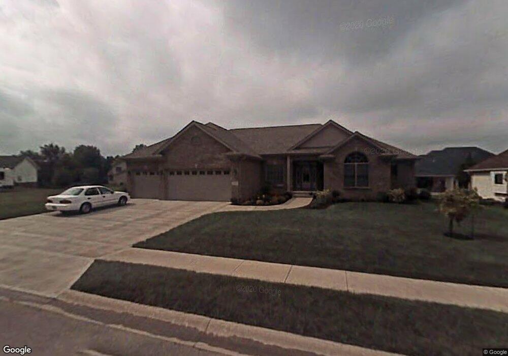 3220 Overlook Ct, Columbus, IN 47203 - photo 1
