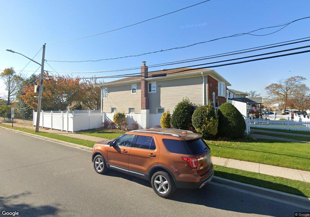 120 Vanderbilt Ave, Island Park, NY 11558 - photo 1