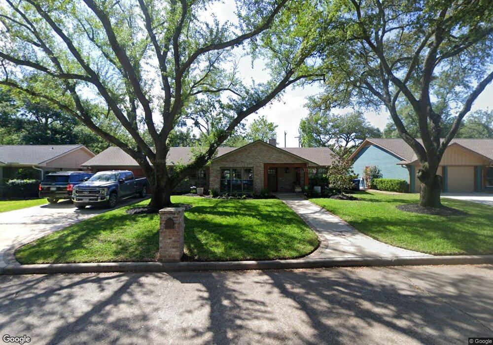 511 S Pecan Dr, Tomball, TX 77375 - photo 1