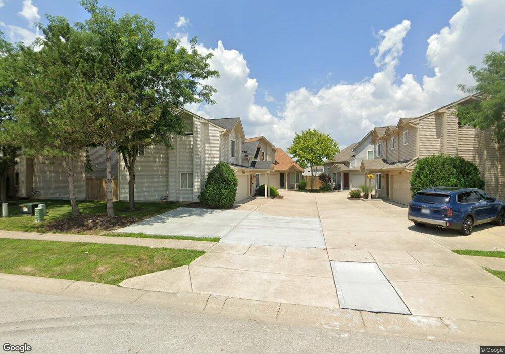 594 Pine Lake Dr, Greenwood, IN 46143 - photo 1