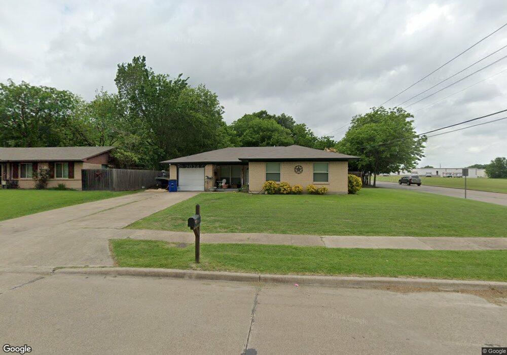 501 Cherry Ln, Ennis, TX 75119 - photo 1