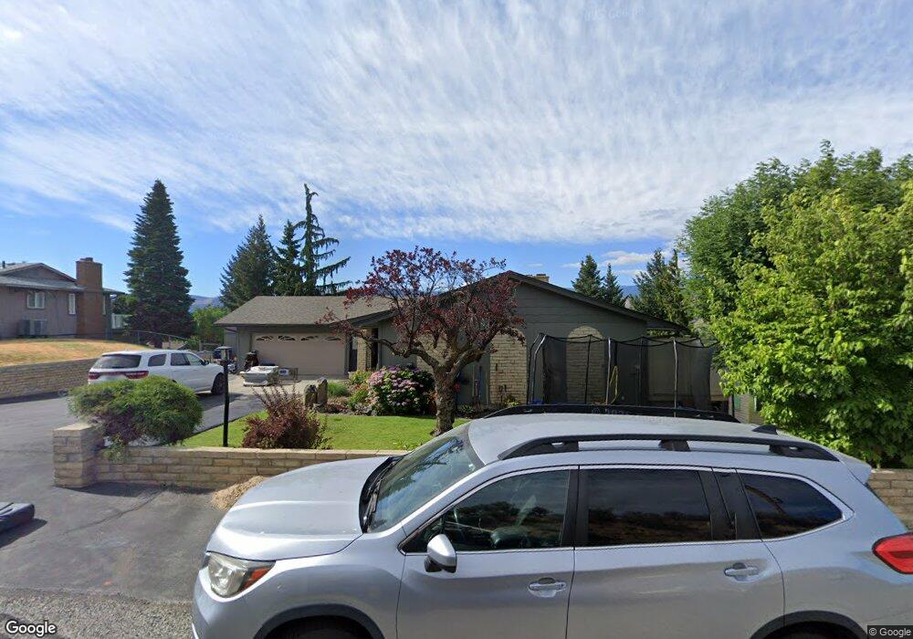 1740 10th St NE, East Wenatchee, WA 98802 - photo 1