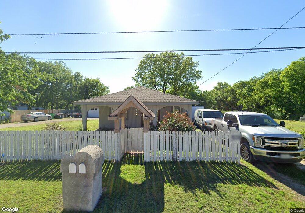 809 S Taylor St, Gainesville, TX 76240 - photo 1