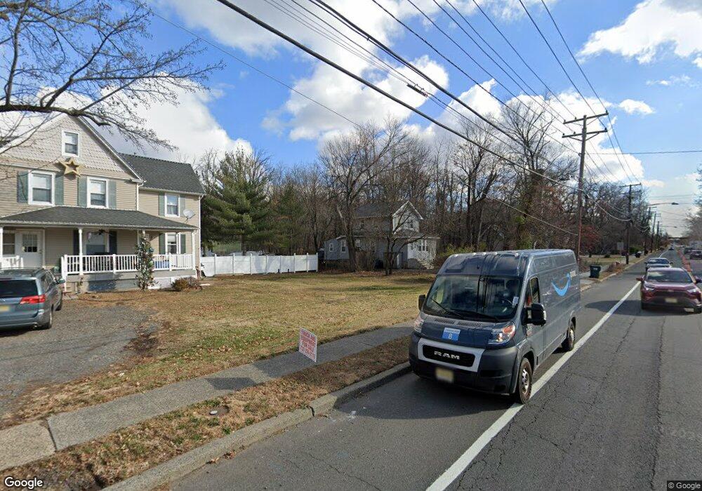 926 N Washington Ave, Green Brook, NJ 08812 - photo 1