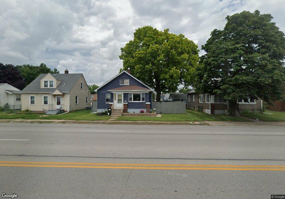 2342 W Locust St, Davenport, IA 52804 - photo 1