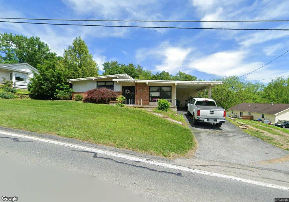 1887 Willow Ln, Macungie, PA 18062 - photo 1