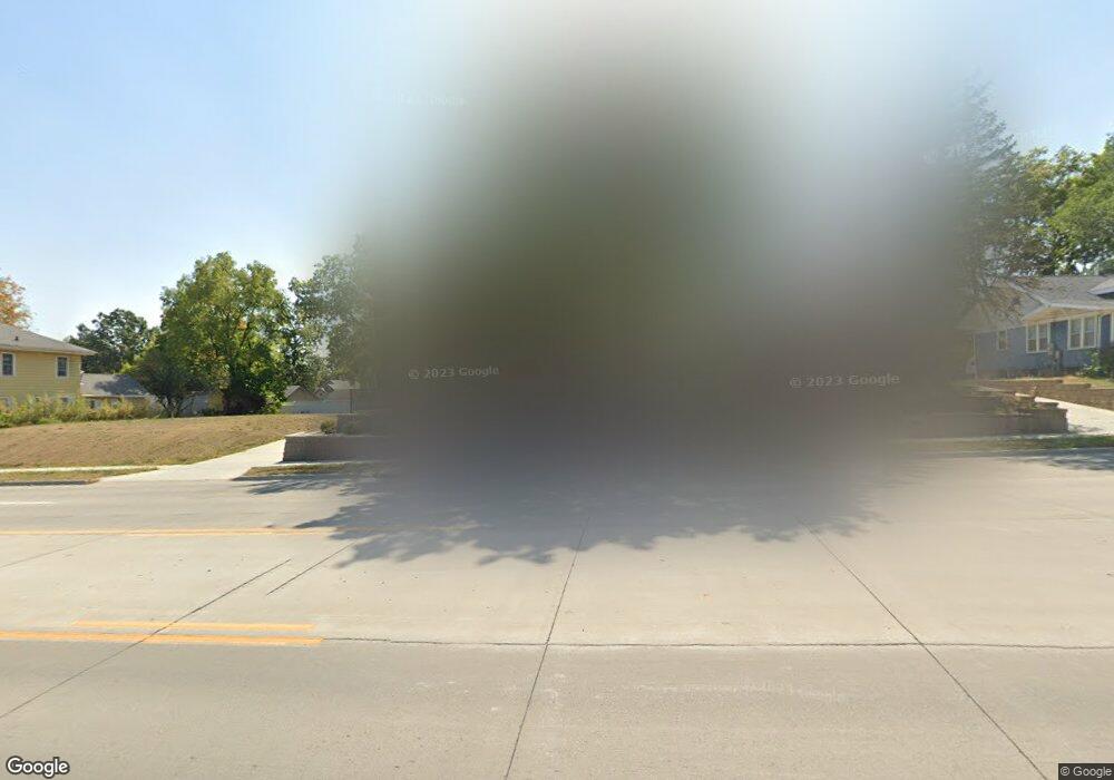 816 W 1st St, Cedar Falls, IA 50613 - photo 1