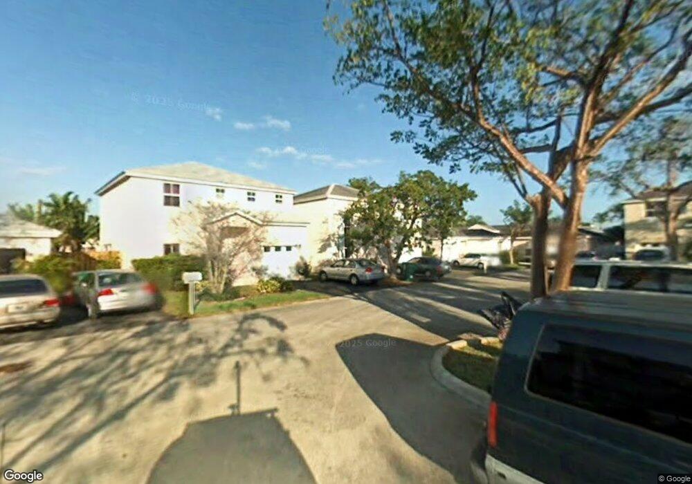 4331 SW 72nd Terrace unit R, Davie, FL 33314 - photo 1