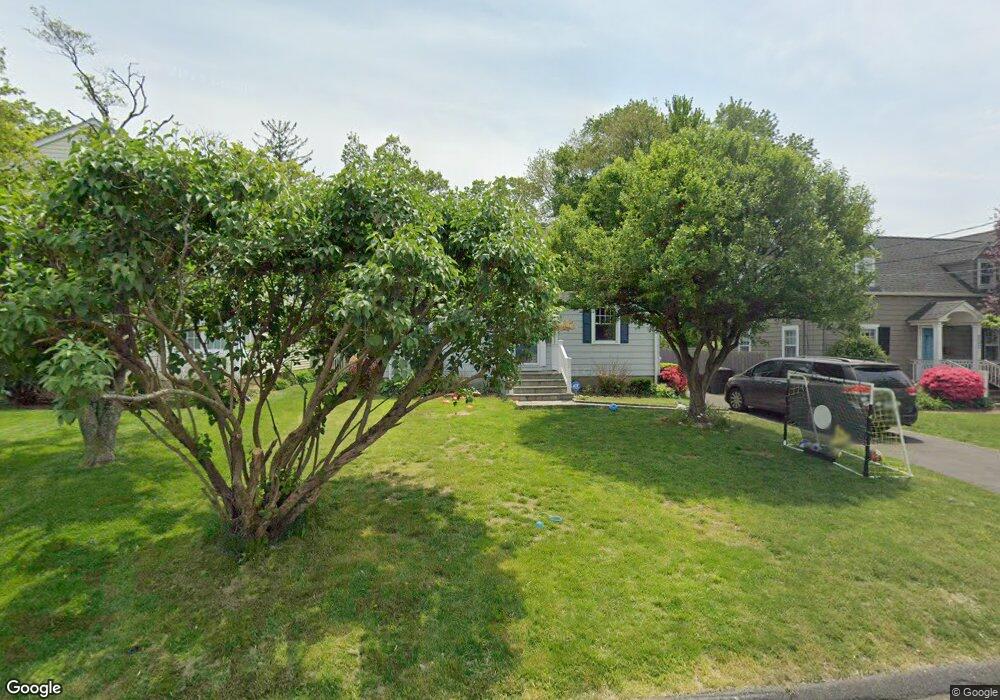 215 Windermere St, Fairfield, CT 06825 - photo 1