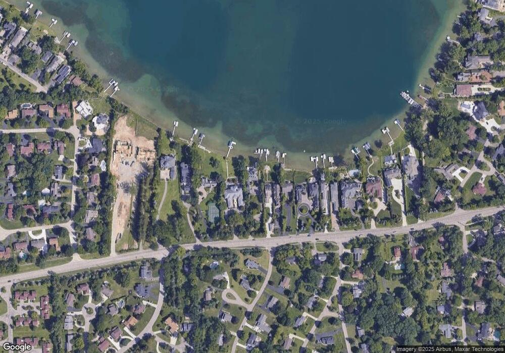 2692 W Long Lake Rd, West Bloomfield, MI 48323 - photo 1