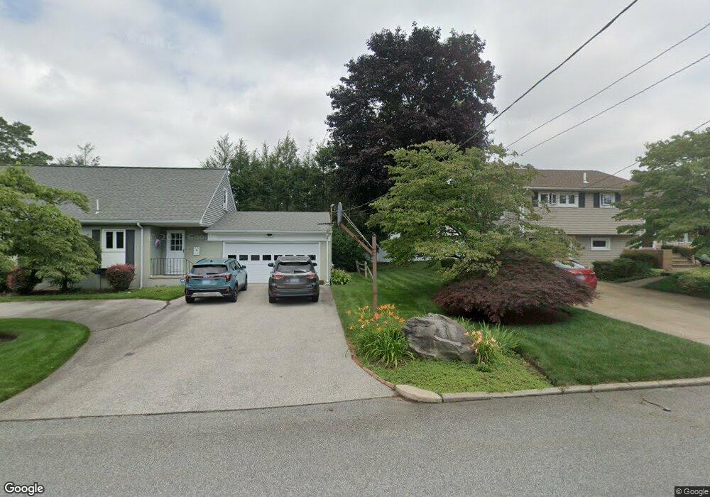 400 Mshntct Vly Pkwy unit 10, Cranston, RI 02920 - photo 1