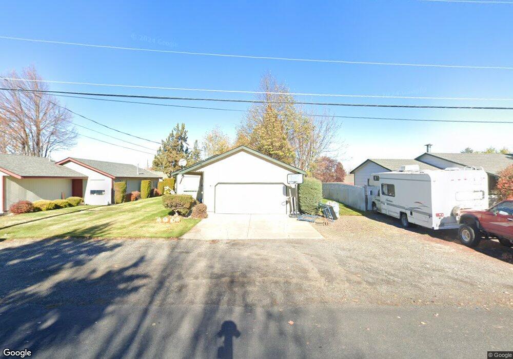 2131 SW Reindeer Ave, Redmond, OR 97756 - photo 1