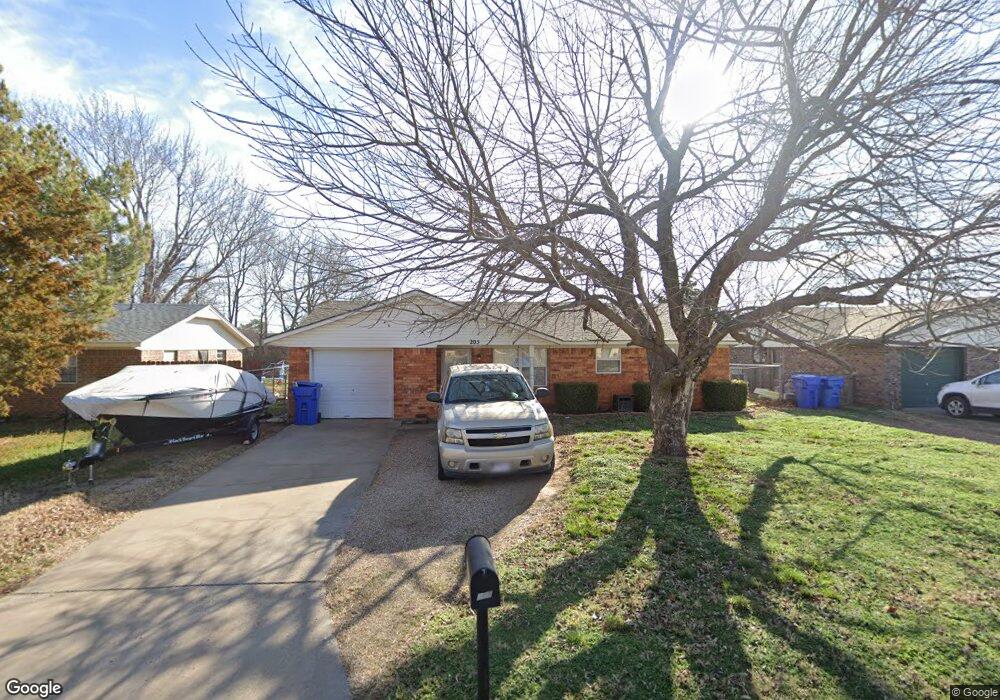 205 N Elk Dr, Cache, OK 73527 - photo 1