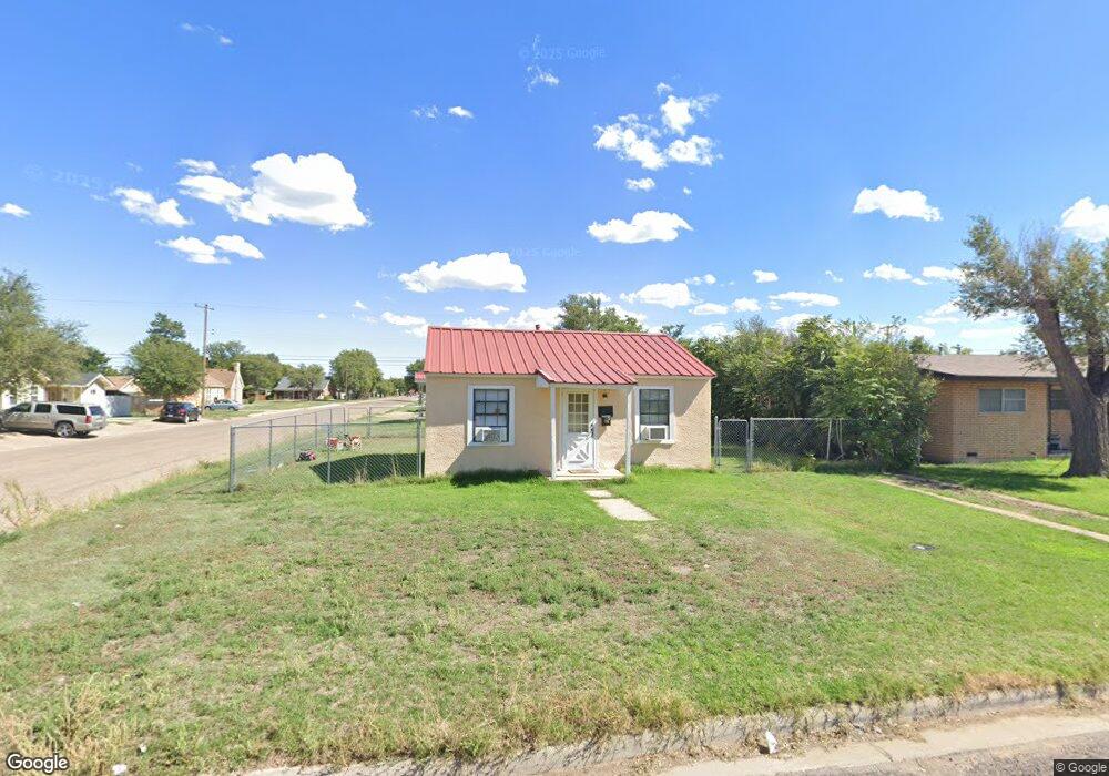 601 S Meredith Ave, Dumas, TX 79029 - photo 1