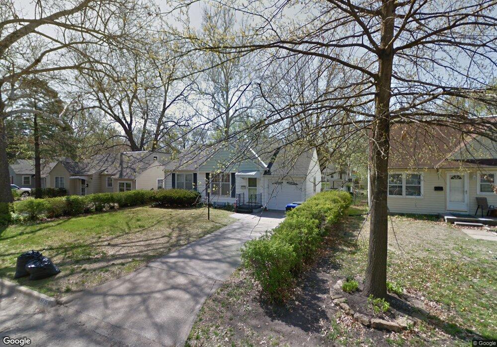 3715 SW Sena Dr, Topeka, KS 66604 - photo 1