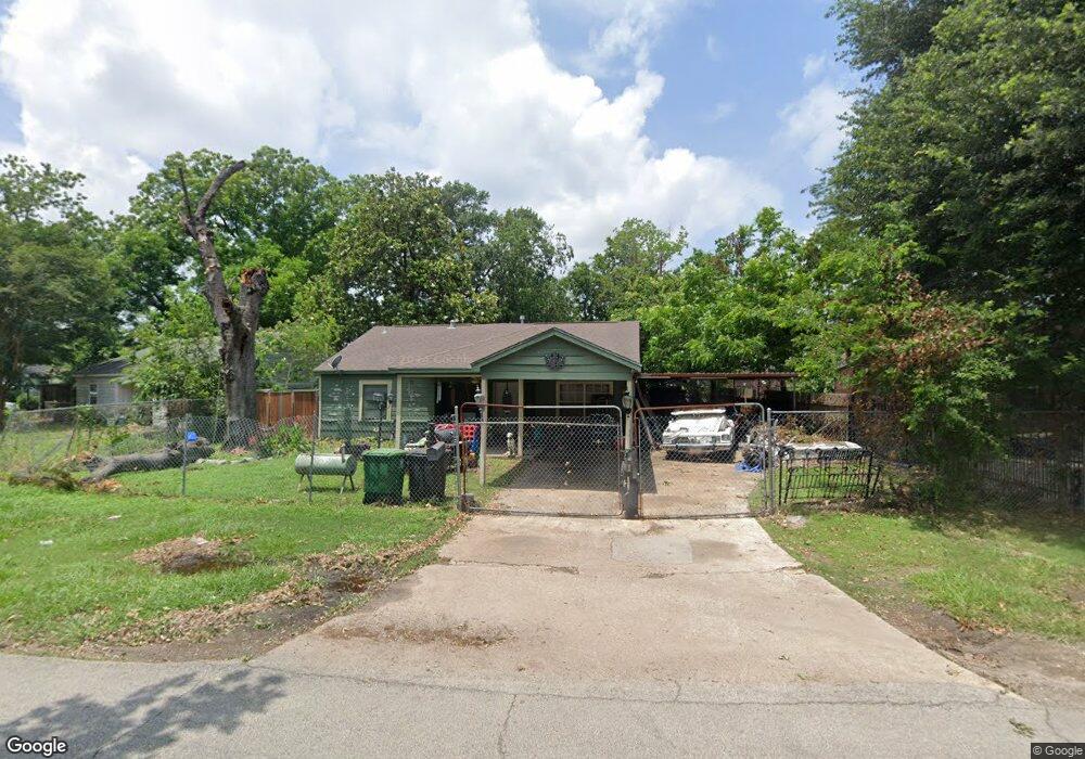 8811 Meta St, Houston, TX 77022 - photo 1