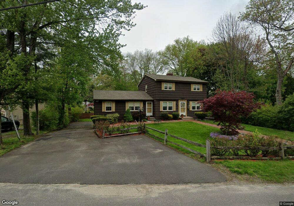 134 Newport Dr, Waterbury, CT 06705 - photo 1