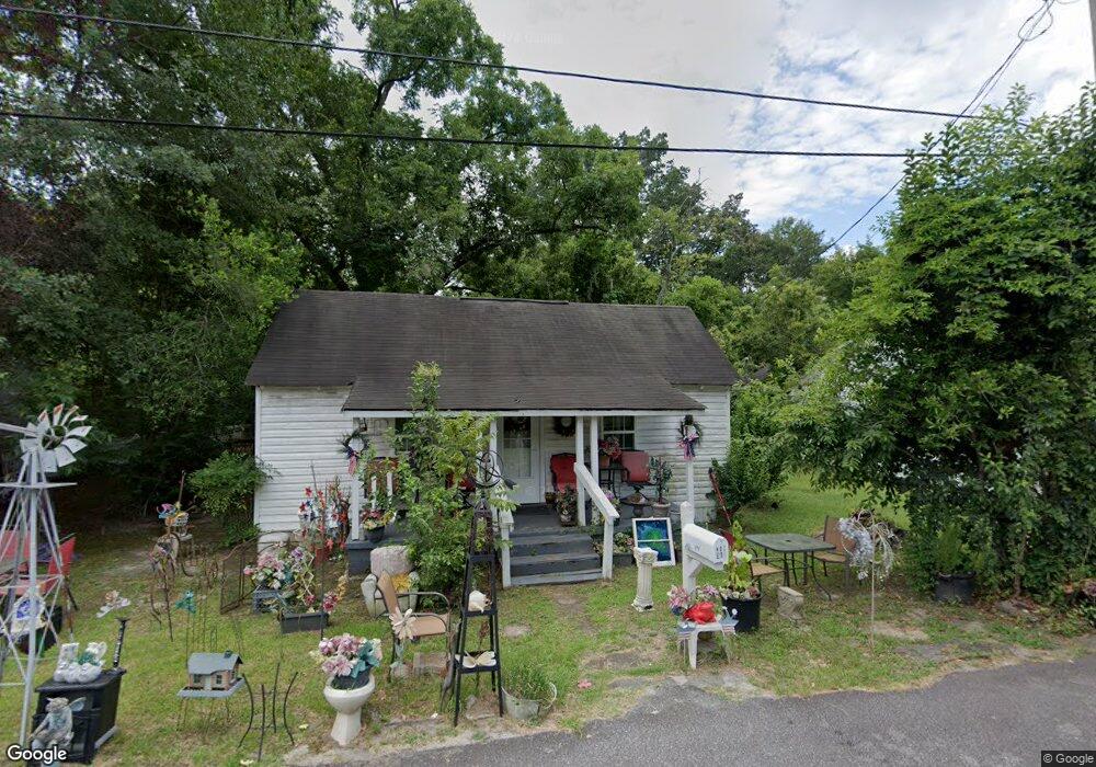 813 Dibble St, Camden, SC 29020 - photo 1