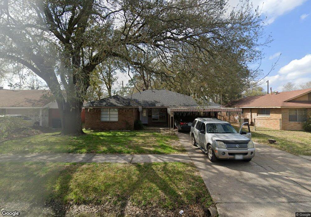 9207 Helmers St, Houston, TX 77022 - photo 1