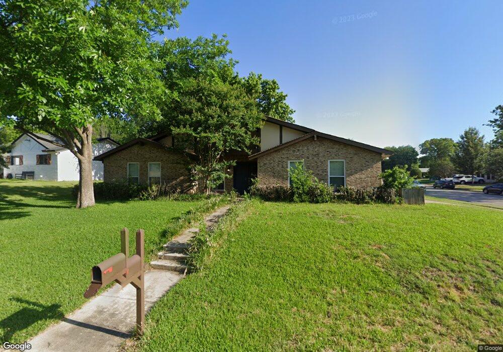 8425 Brookview Dr, North Richland Hills, TX 76182 - photo 1