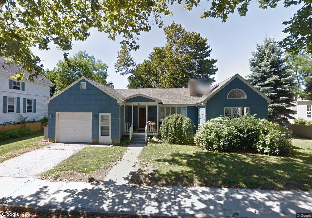 10 Thurston Ave, Newport, RI 02840 - photo 1