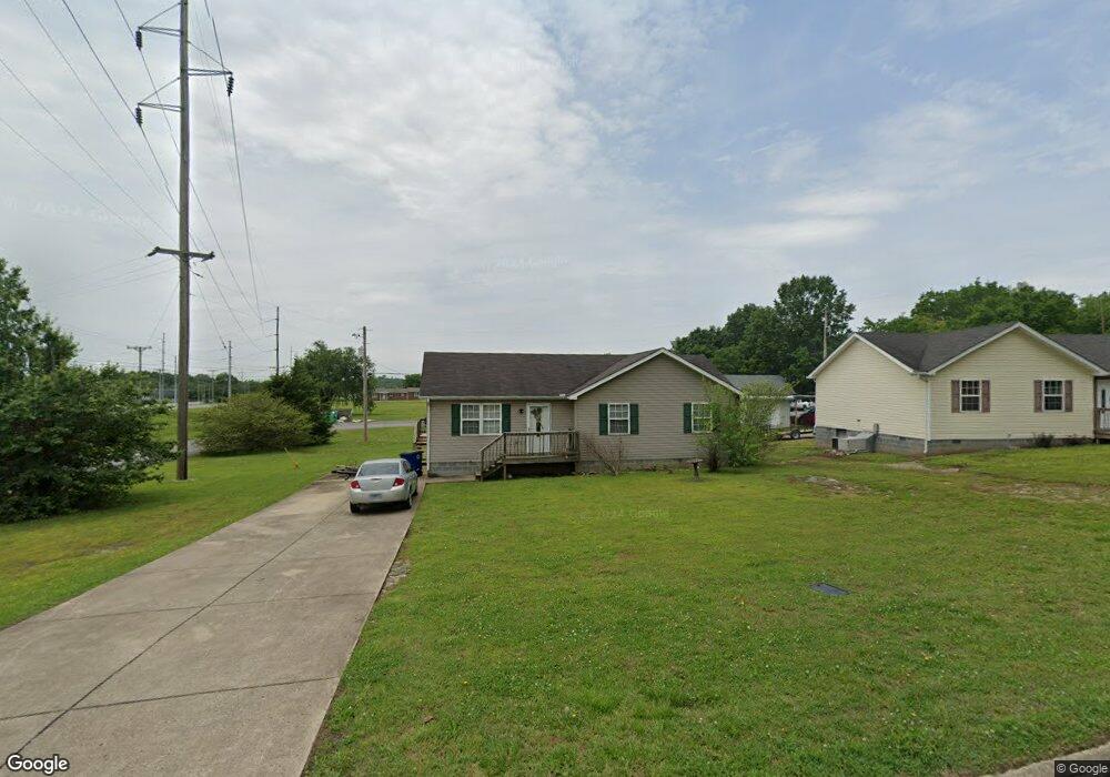 710 S Hillcrest Dr, Shelbyville, TN 37160 - photo 1