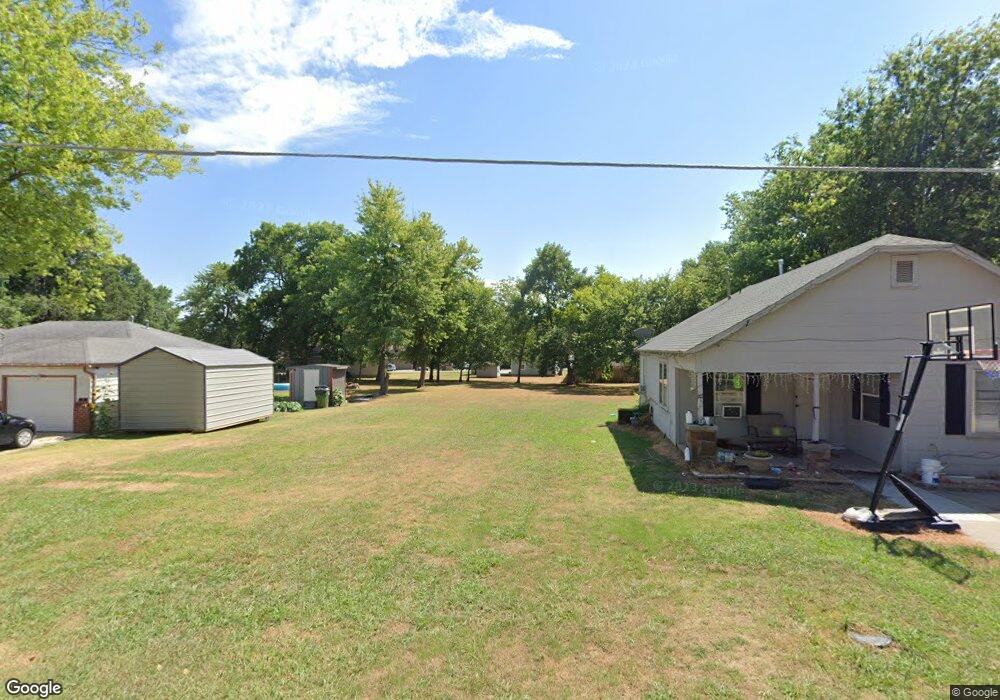 609 E 6th, Claremore, OK 74017 - photo 1