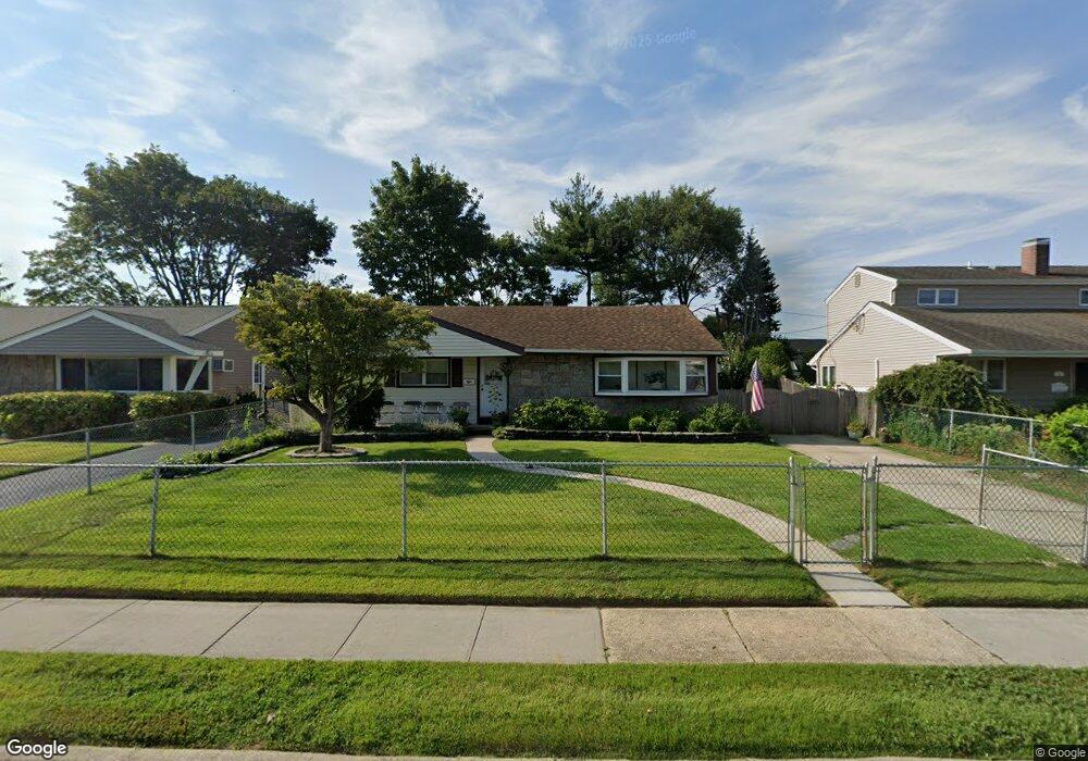 8 Mozart Ln, Bethpage, NY 11714 - photo 1