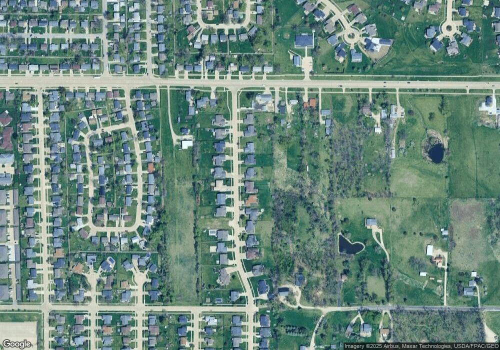 3415 Royal Dr SW, Cedar Rapids, IA 52404 - photo 1