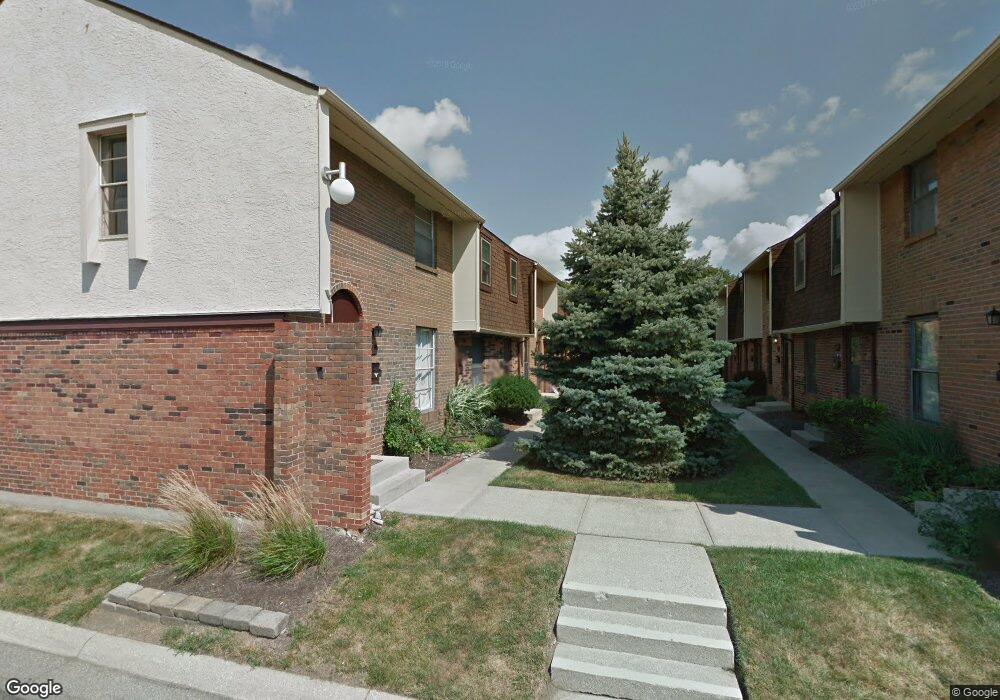 1864 Willoway Cir S, Columbus, OH 43220 - photo 1