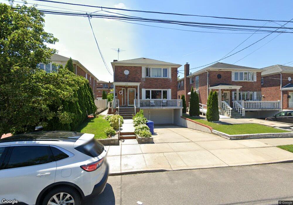 1522 200th St unit 2nd Fl, Bayside, NY 11360 - photo 1